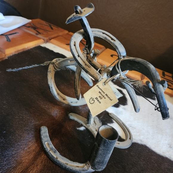 Horseshoe/scrap metal Barrel Racer Statue - Picture 4 of 5